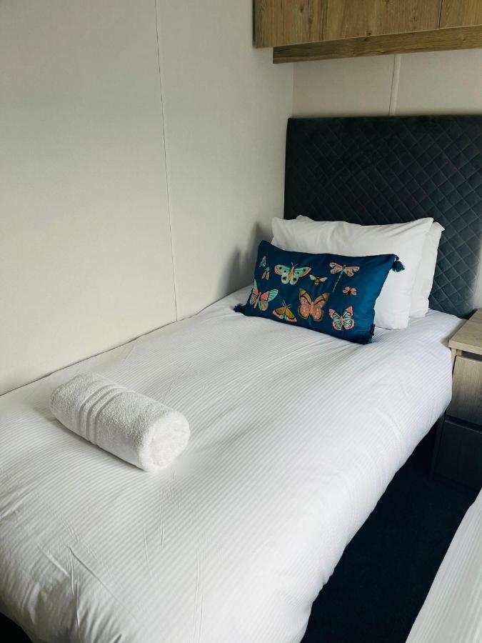 Honey Bee Lodge With Hot Tub York Extérieur photo