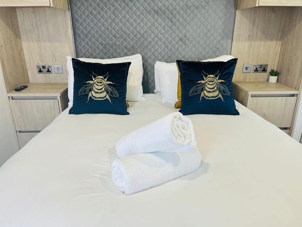 Honey Bee Lodge With Hot Tub York Extérieur photo