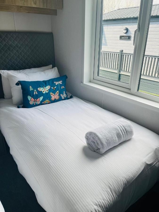 Honey Bee Lodge With Hot Tub York Extérieur photo